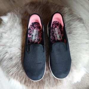 Skechers Slip-ins Go Walk Black Slip On Sneakers. Size 8.5